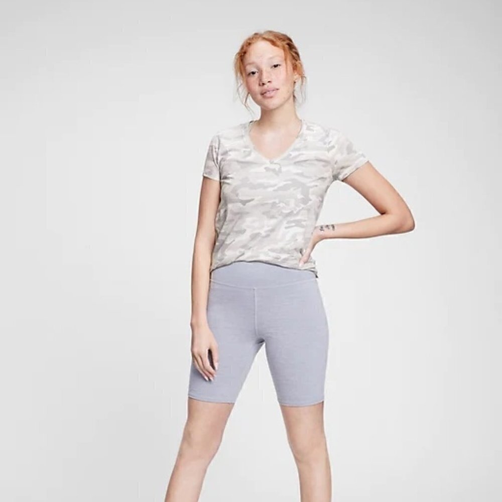 GAP Short Sleeve Light Grey Camo Vintage V-Neck